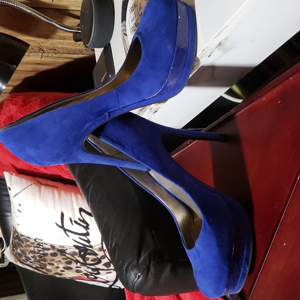 Guess Blue suede stiletto shoe